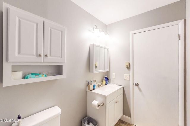 31 Suncrest Drive, Waterford, NY 12188