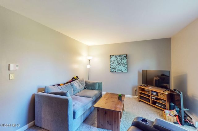 31 Suncrest Drive, Waterford, NY 12188