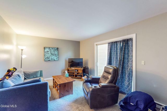 31 Suncrest Drive, Waterford, NY 12188