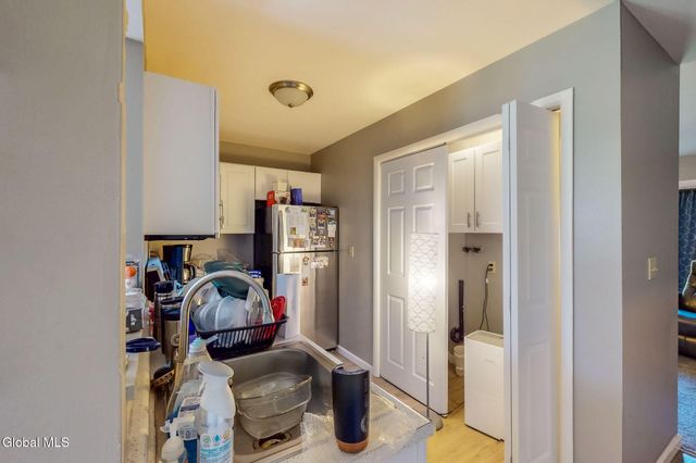 31 Suncrest Drive, Waterford, NY 12188