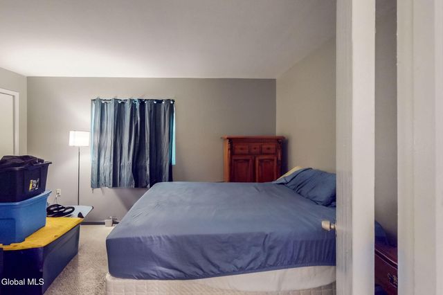 31 Suncrest Drive, Waterford, NY 12188