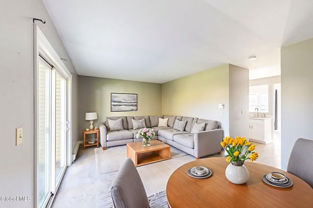 31 Suncrest Drive, Waterford, NY 12188