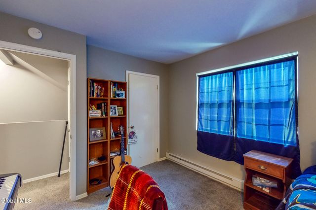 31 Suncrest Drive, Waterford, NY 12188