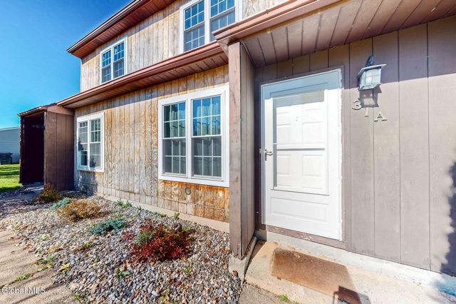 31 Suncrest Drive, Waterford, NY 12188