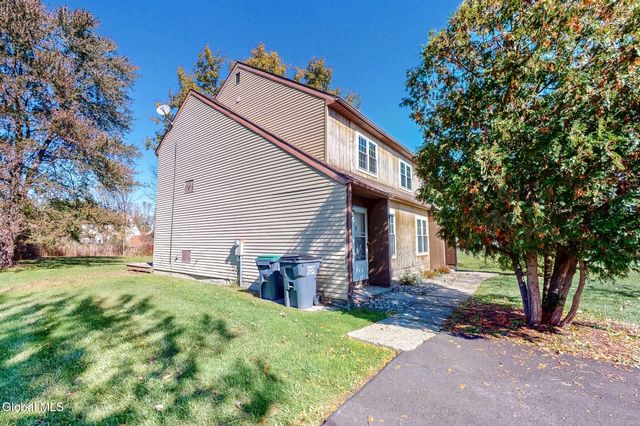 31 Suncrest Drive, Waterford, NY 12188