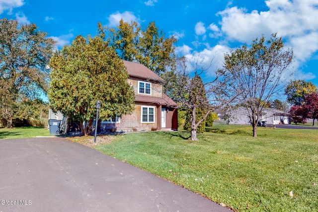 31 Suncrest Drive, Waterford, NY 12188