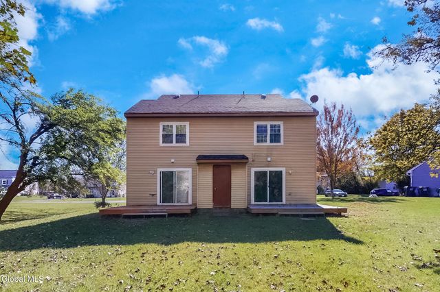 31 Suncrest Drive, Waterford, NY 12188