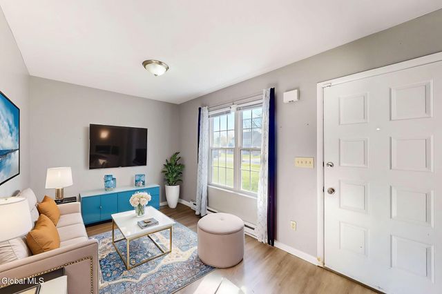 31 Suncrest Drive, Waterford, NY 12188