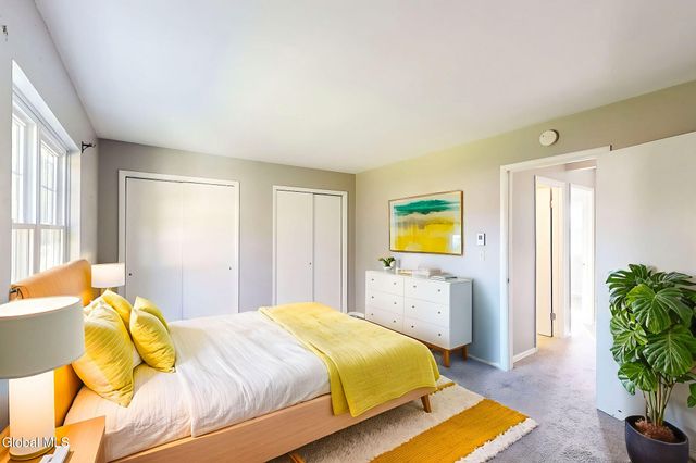 31 Suncrest Drive, Waterford, NY 12188