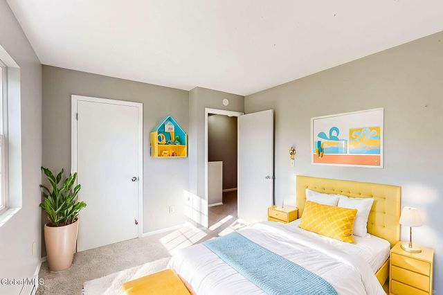 31 Suncrest Drive, Waterford, NY 12188