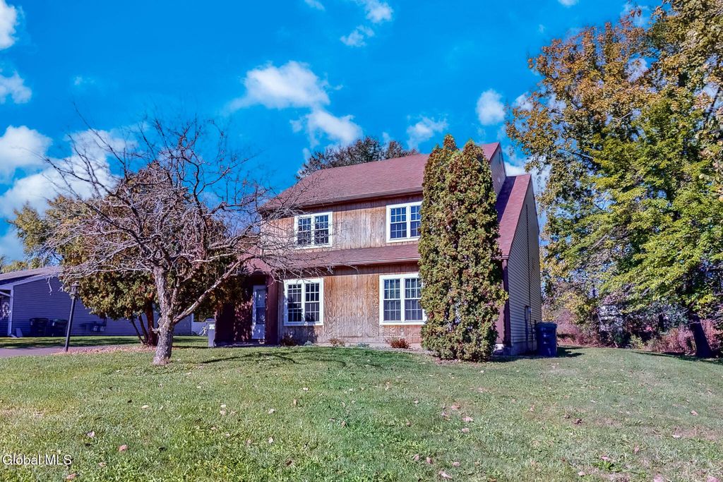 31 Suncrest Drive, Waterford, NY 12188