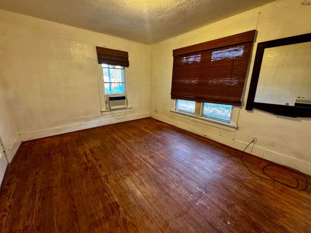 512 N LAMAR STREET, Wichita Falls, TX 76306