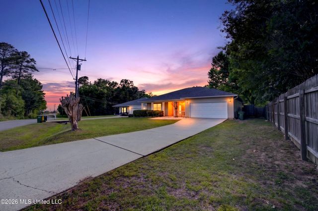 1605 Lake Mars Avenue, Ocean Springs, MS 39564