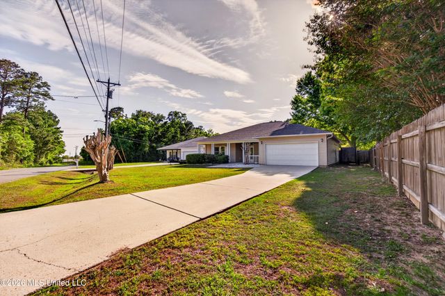 1605 Lake Mars Avenue, Ocean Springs, MS 39564