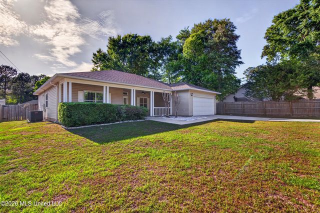 1605 Lake Mars Avenue, Ocean Springs, MS 39564