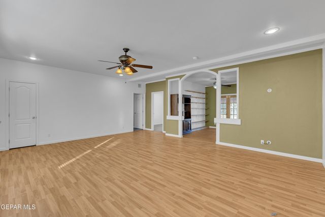 137 MAGEE Drive, Chaparral, NM 88081