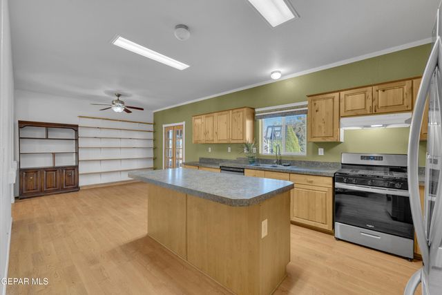 137 MAGEE Drive, Chaparral, NM 88081