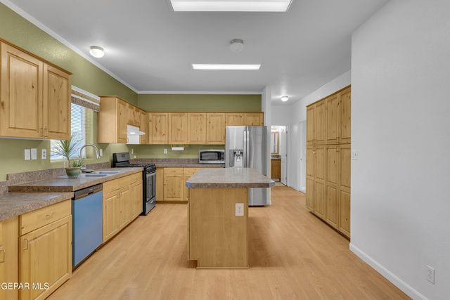 137 MAGEE Drive, Chaparral, NM 88081