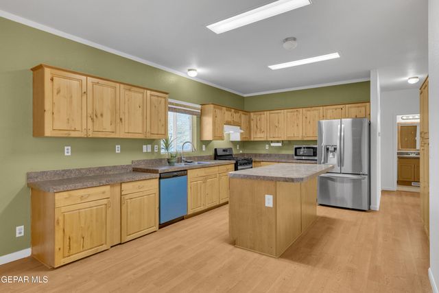 137 MAGEE Drive, Chaparral, NM 88081