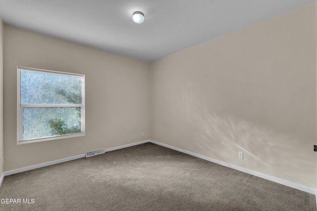 137 MAGEE Drive, Chaparral, NM 88081