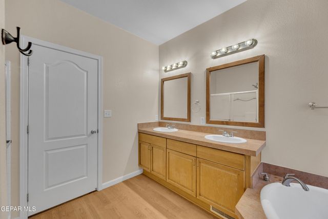 137 MAGEE Drive, Chaparral, NM 88081