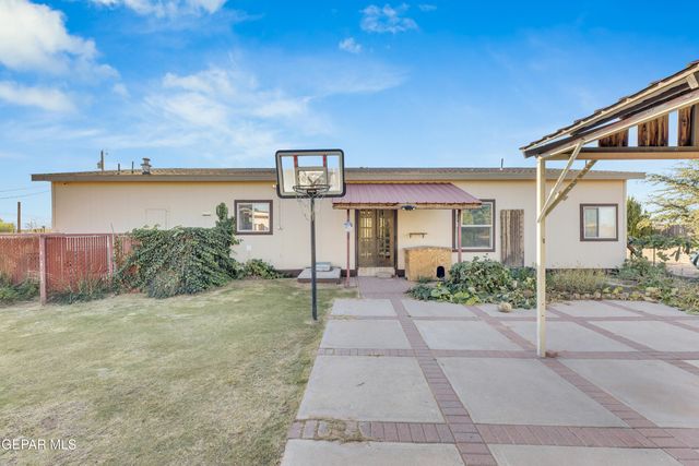 137 MAGEE Drive, Chaparral, NM 88081