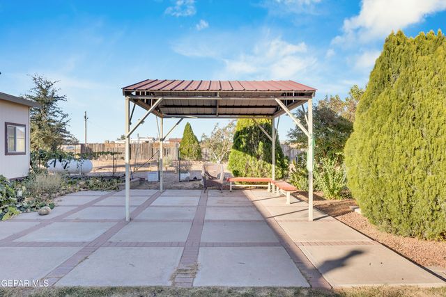 137 MAGEE Drive, Chaparral, NM 88081