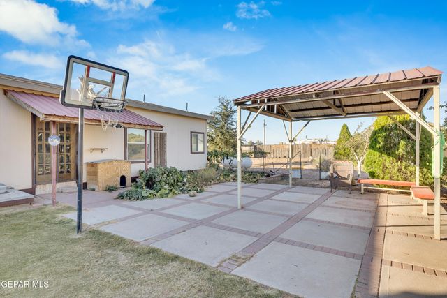 137 MAGEE Drive, Chaparral, NM 88081