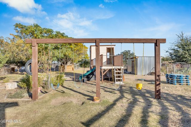 137 MAGEE Drive, Chaparral, NM 88081