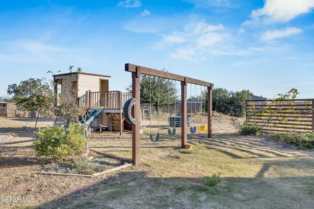 137 MAGEE Drive, Chaparral, NM 88081