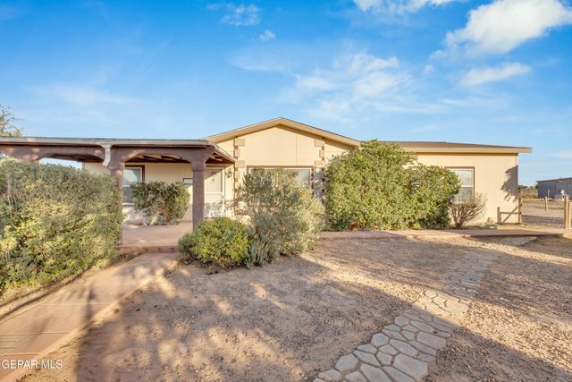 137 MAGEE Drive, Chaparral, NM 88081