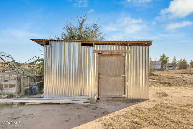 137 MAGEE Drive, Chaparral, NM 88081