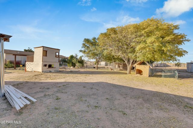 137 MAGEE Drive, Chaparral, NM 88081