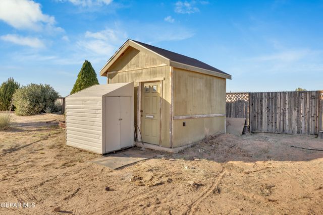 137 MAGEE Drive, Chaparral, NM 88081