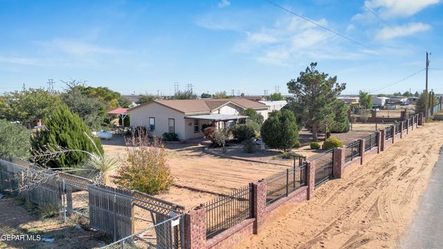 137 MAGEE Drive, Chaparral, NM 88081