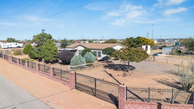 137 MAGEE Drive, Chaparral, NM 88081