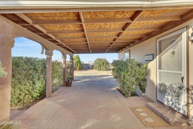 137 MAGEE Drive, Chaparral, NM 88081