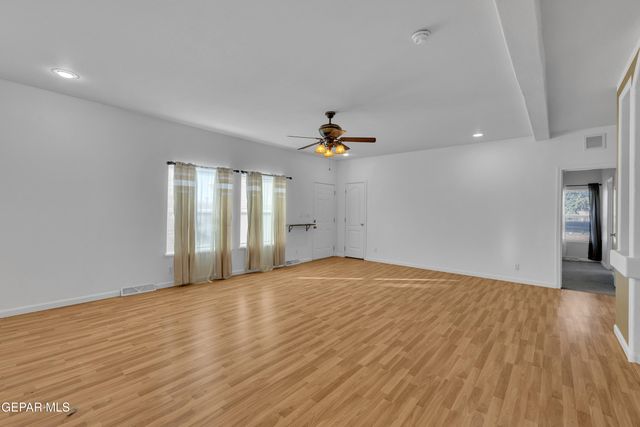 137 MAGEE Drive, Chaparral, NM 88081