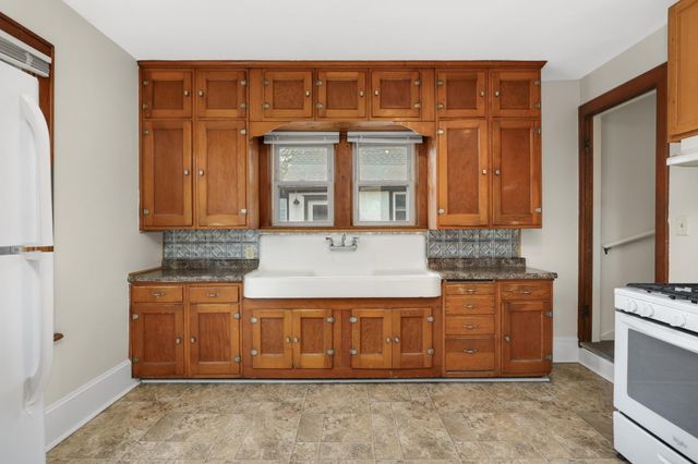 690 James Avenue, Saint Paul, MN 55102