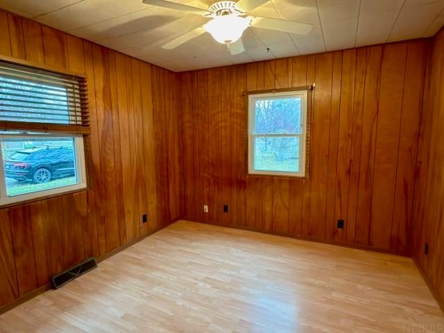 1016 Evergreen Avenue, Waterloo, IA 50701