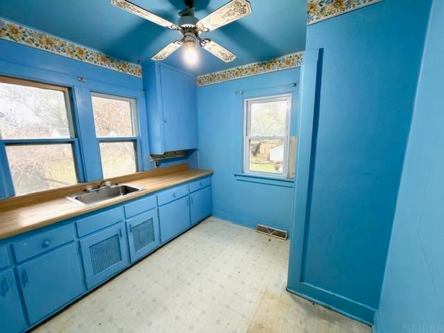 1016 Evergreen Avenue, Waterloo, IA 50701