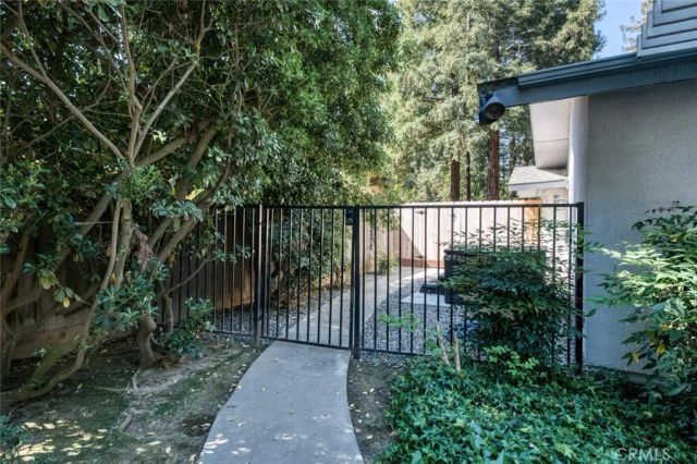 6702 N Dolores, Fresno, CA 93711