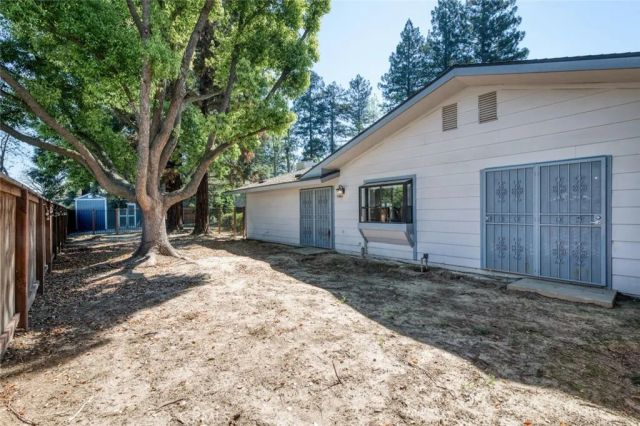 6702 N Dolores, Fresno, CA 93711