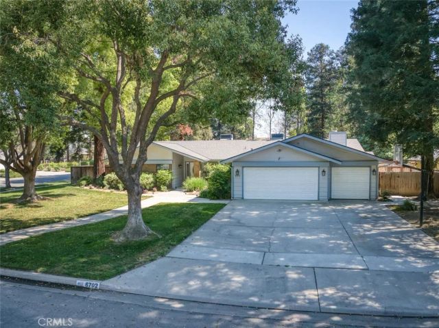 6702 N Dolores, Fresno, CA 93711