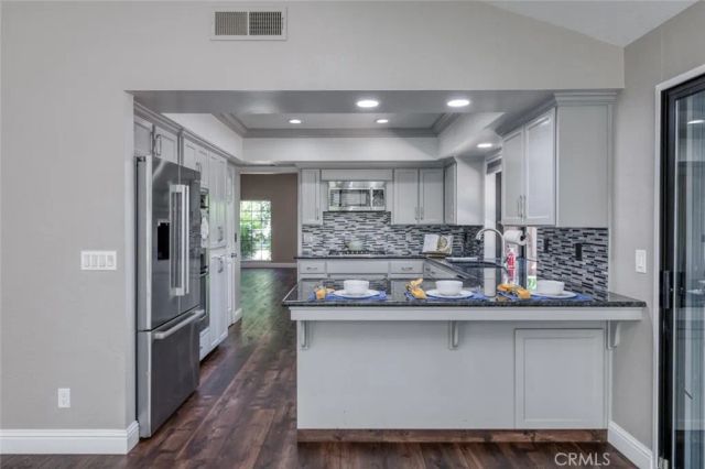 6702 N Dolores, Fresno, CA 93711