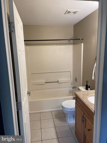 2604-B AUBURN CT, Mount Laurel, NJ 08054