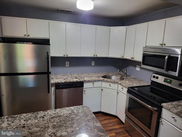 2604-B AUBURN CT, Mount Laurel, NJ 08054