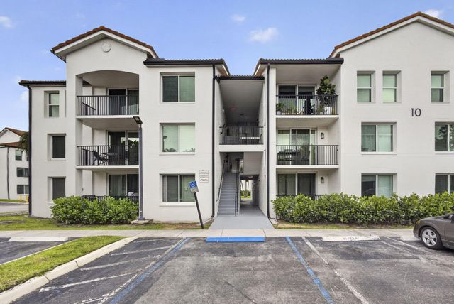1002 Villa Circle, Boynton Beach, FL 33435