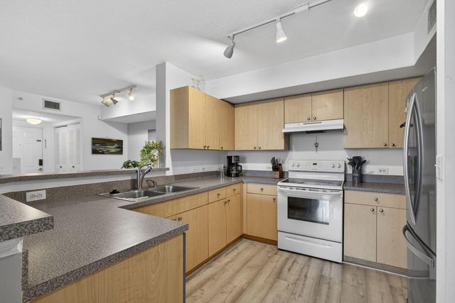 1002 Villa Circle, Boynton Beach, FL 33435