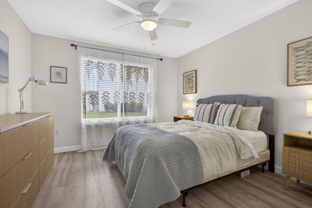 1002 Villa Circle, Boynton Beach, FL 33435